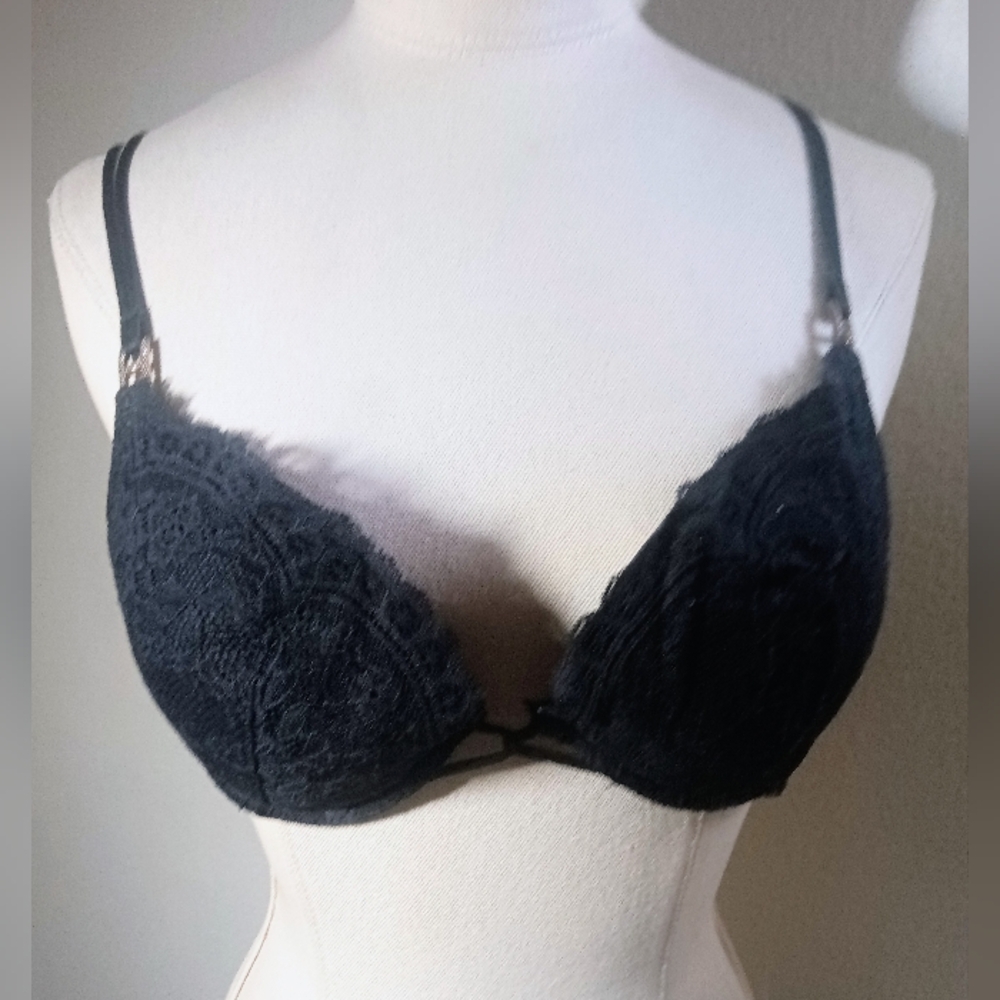 Victorias Secret Very Sexy Black Push Up Padded Bra  34C EUC